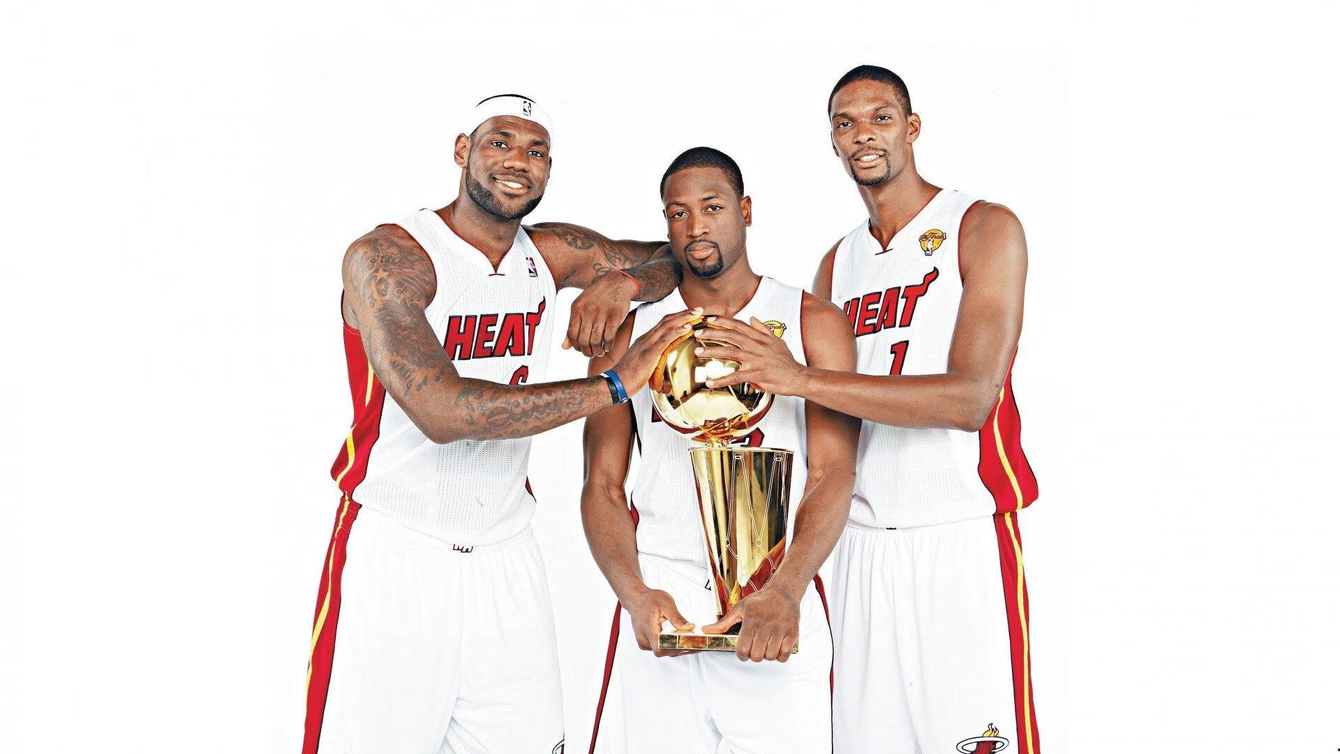 拜仁慕尼黑提前两轮锁定德甲冠军 孔帕尼斩获教练生涯顶级联赛首冠