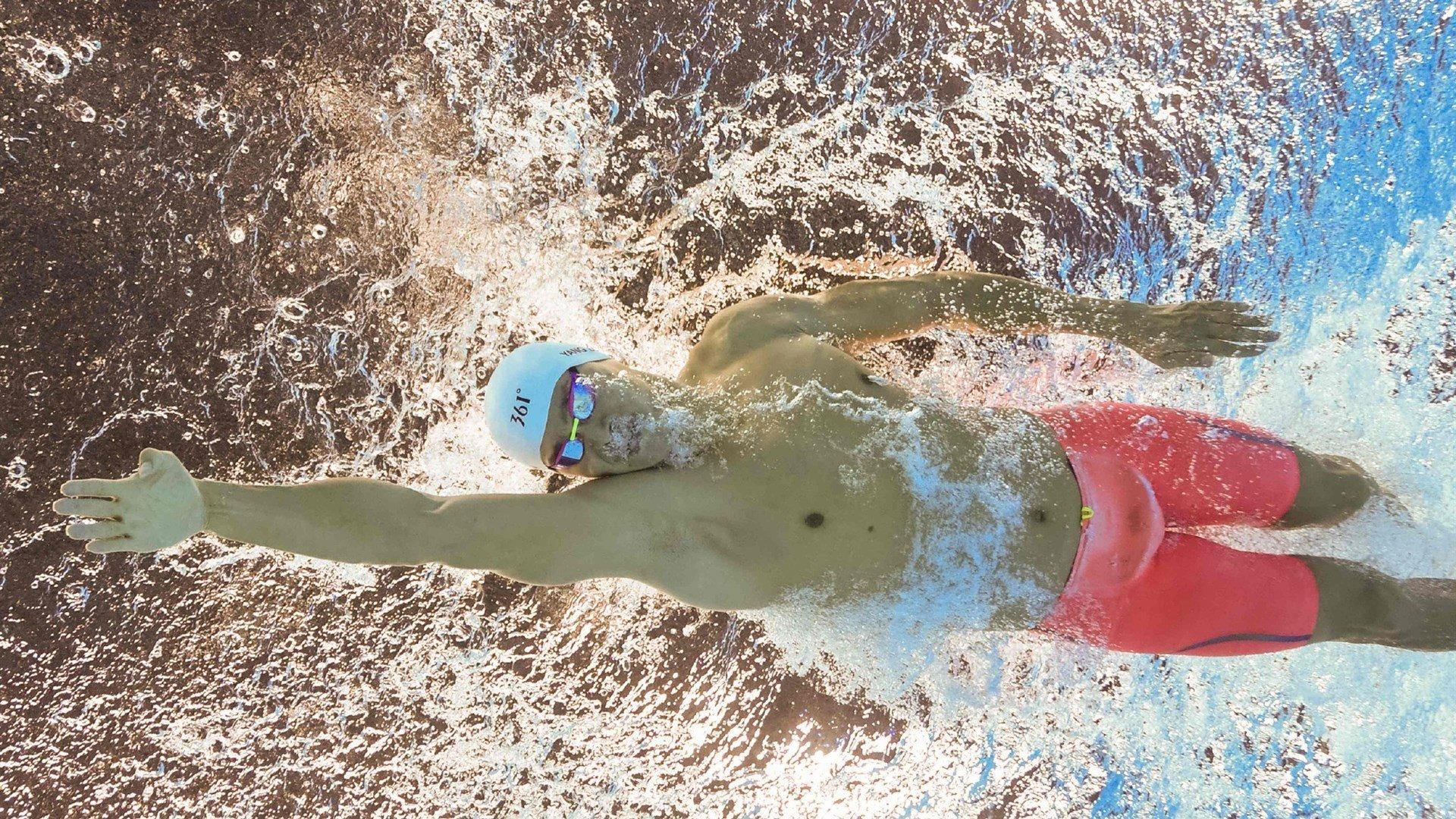 亚洲一哥圆梦！孙兴慜捧杯隔空喊话凯恩，兄弟，我们也夺冠了！